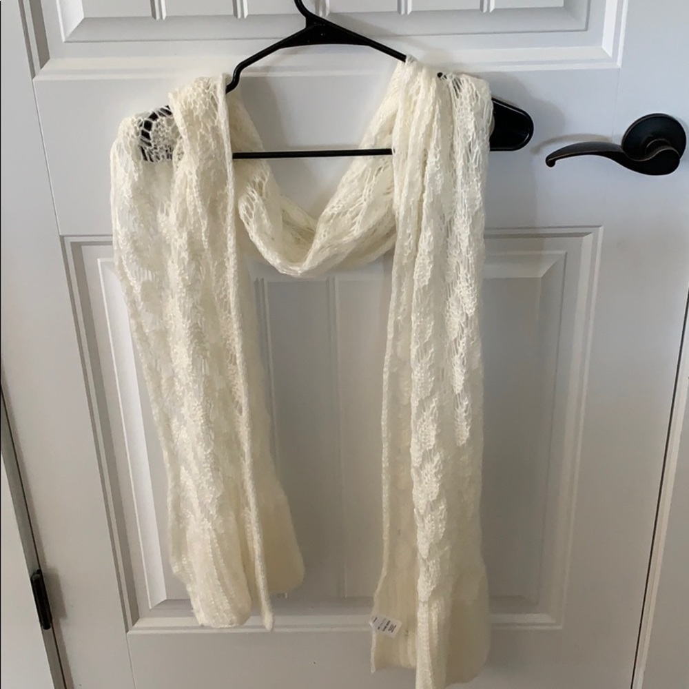 Liz Claiborne scarf